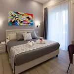 Royal Gardens לינה וארוחת בוקר קאסרטה