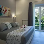 Royal Gardens לינה וארוחת בוקר קאסרטה