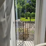 Royal Gardens לינה וארוחת בוקר