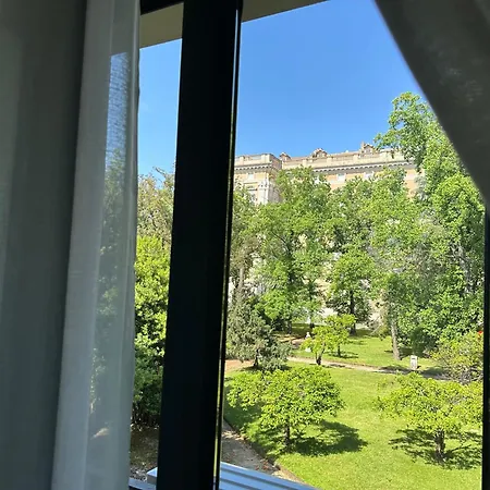 Bed & Breakfast Royal Gardens Caserta
