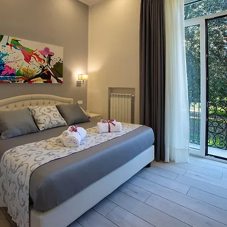 فندق مبيت وإفطار Royal Gardens كازيرتا