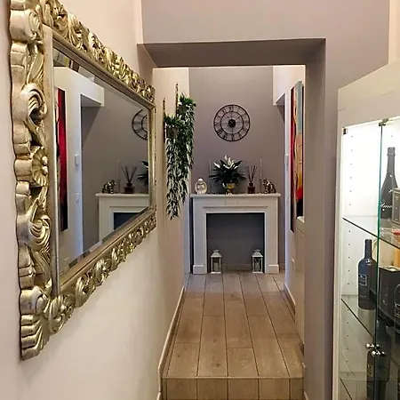 فندق مبيت وإفطار Royal Gardens 4*