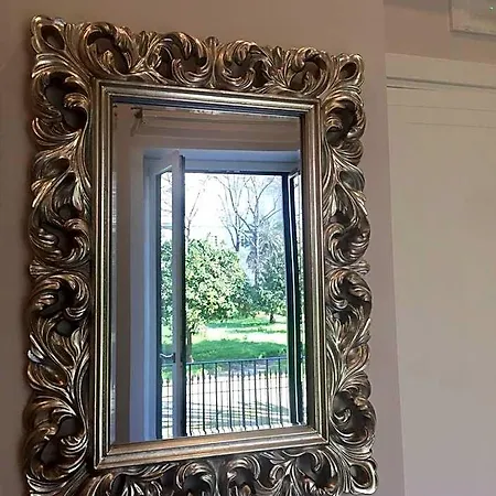 Royal Gardens לינה וארוחת בוקר 4*